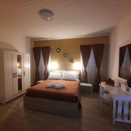 Апартаменти Viccinella House Capranica Екстер'єр фото