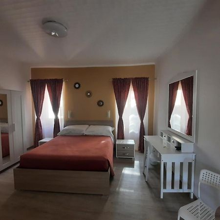 Апартаменти Viccinella House Capranica Екстер'єр фото