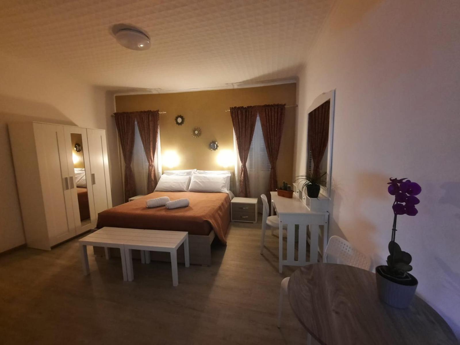 Апартаменти Viccinella House Capranica Екстер'єр фото