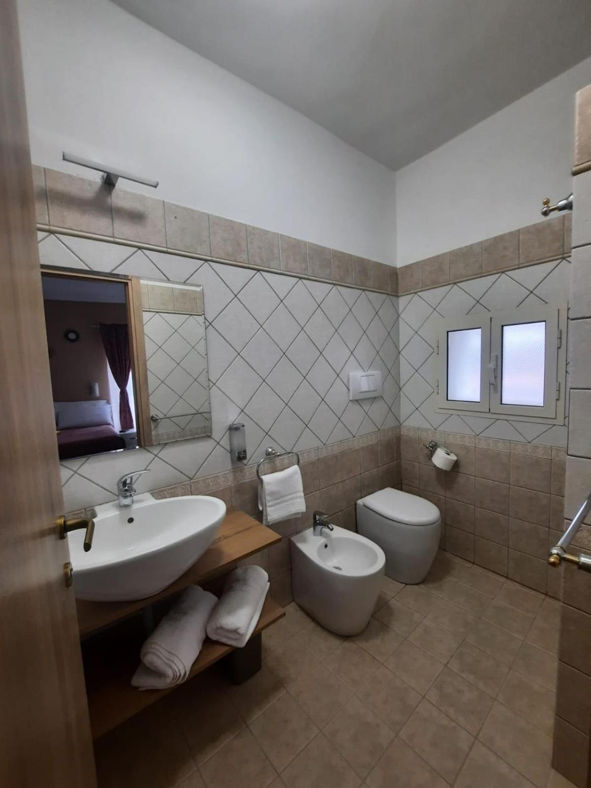 Апартаменти Viccinella House Capranica Екстер'єр фото